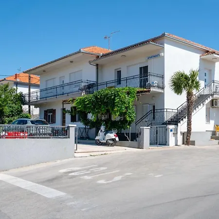 Karmen Διαμέρισμα