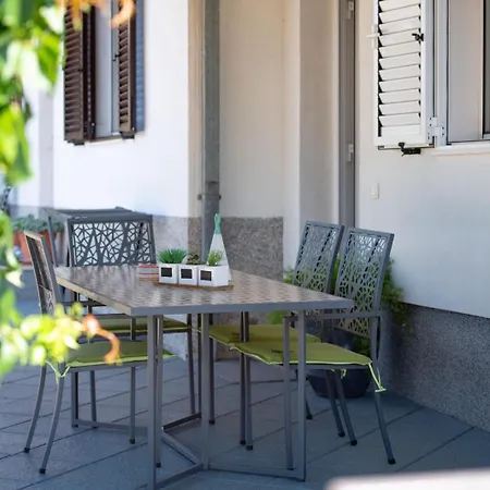 Διαμέρισμα Karmen *